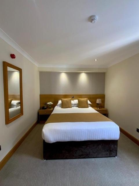 Victoria Hotel Kirkcaldy Exterior photo