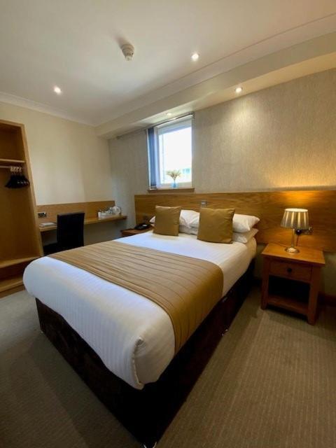 Victoria Hotel Kirkcaldy Exterior photo